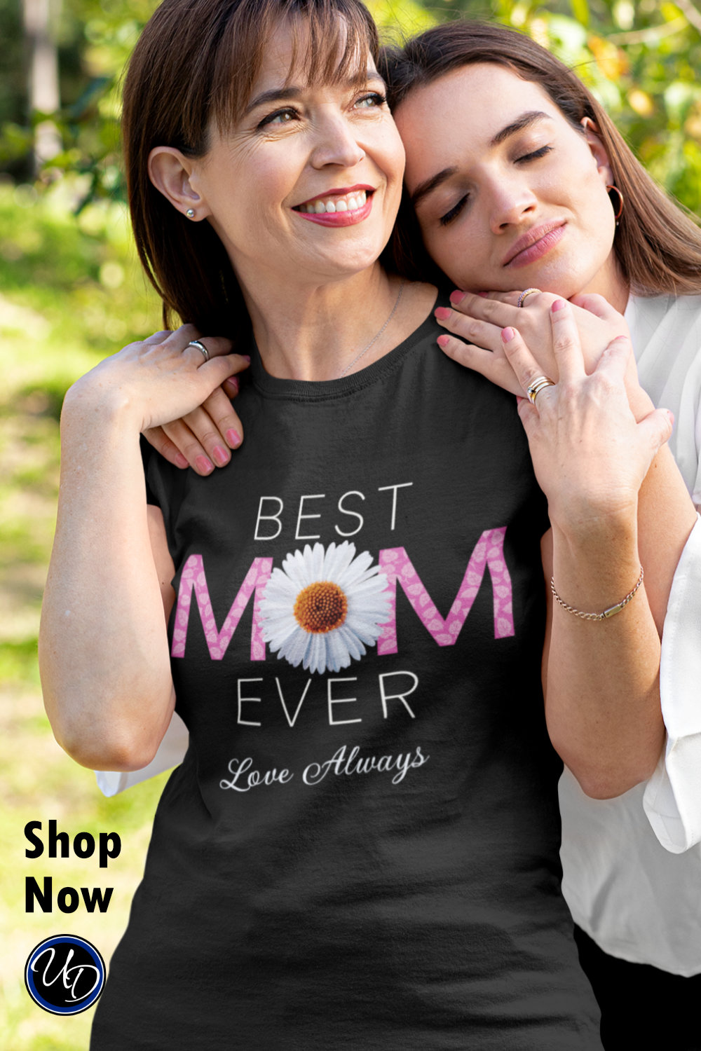 Best mom ever with daisy graphic design on t-shirt
